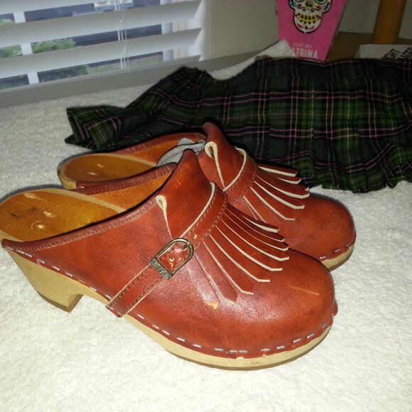 Vintage 1980s MIA Swedish Wood Clogs - Picture 2 of 14